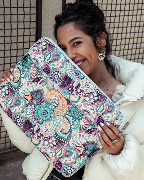 Beige Doodles Laptop Sleeve - Copperchio